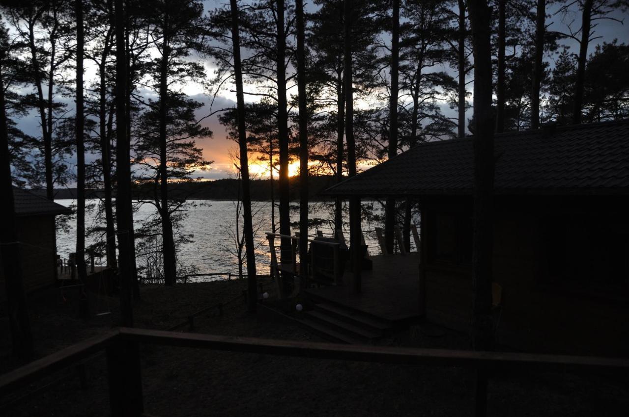 Domek Borsk Nad Samym Jeziorem Exteriör bild